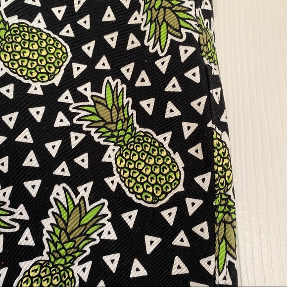 3/$15 ✨ NWT - H&M - Pineapple Mini Skirt - Picture 2 of 7